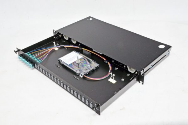 ВО патч-панель LAN1 з 6xLC Duplex адапт., 12 пігтейл., сплайс-касетою, MM, OM3/OM4, 1U - Зображення 4