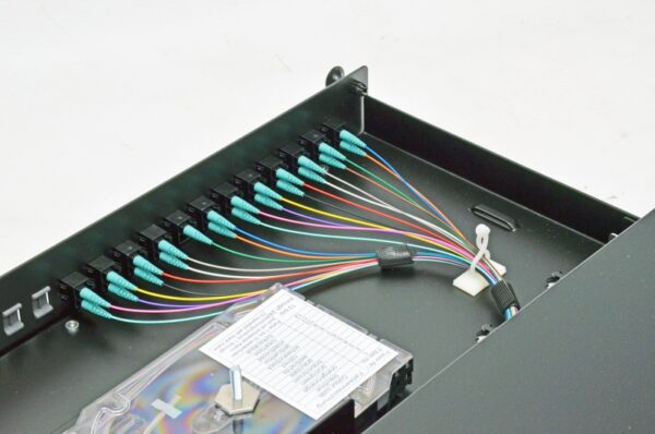 ВО патч-панель LAN1 з 12xLC Duplex адапт., 24 пігтейл., сплайс-касетами, MM, OM3/OM4, 1U - Зображення 5