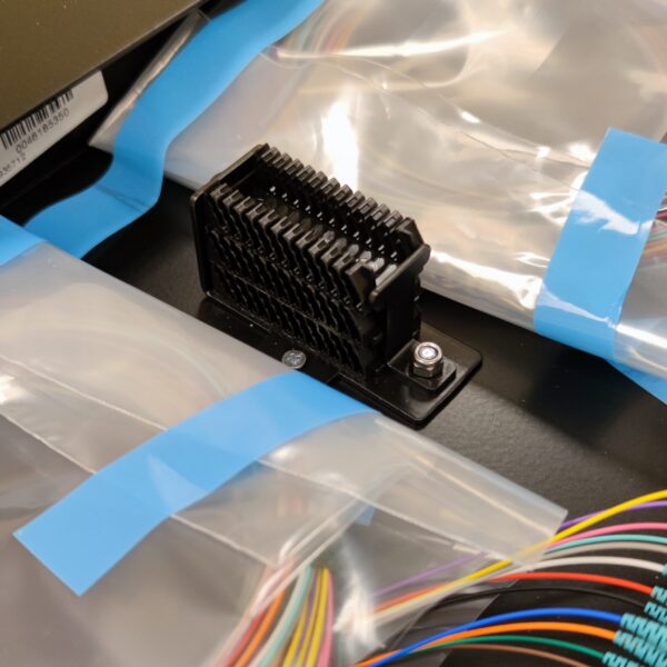 Патч-панель оптична висувна, 48xLC Duplex адаптерів OM3/ОМ4 та 96 пігтейлів, splice bridge, MM, 1U, чорна, Corning - Зображення 3