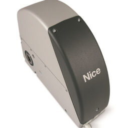 Високоінтенсивний привід SU 2010 для промислових секційних воріт площею від 15 до 35 кв.