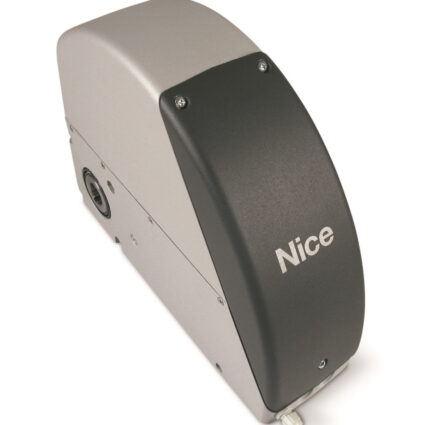 Високоінтенсивний привід SU 2010 для промислових секційних воріт площею від 15 до 35 кв.