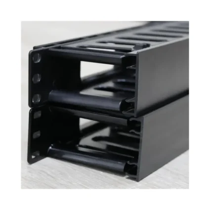 Організатор патчкордів з кришкою 19", 1U, Everon®,чорний, Corning